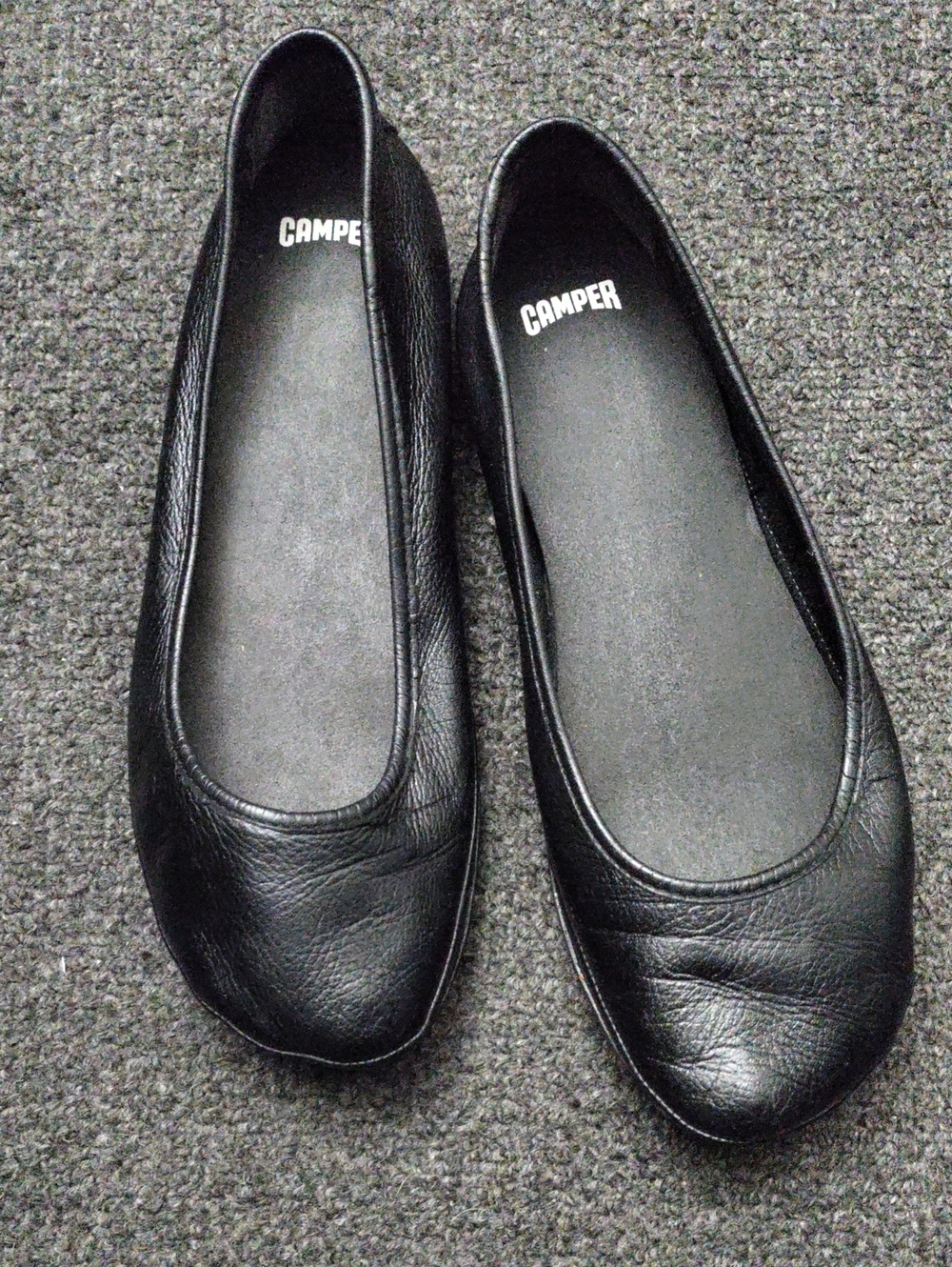 Camper Black Leather Rounded-Toe Ballet Flats